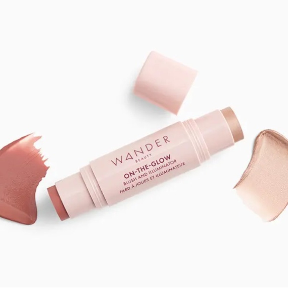 WANDER BEAUTY
On-the-Glow Blush & Illuminator in Dusk